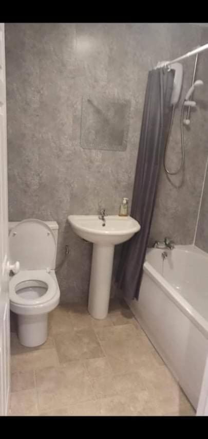 Red Lion Hotel Tredegar Екстериор снимка