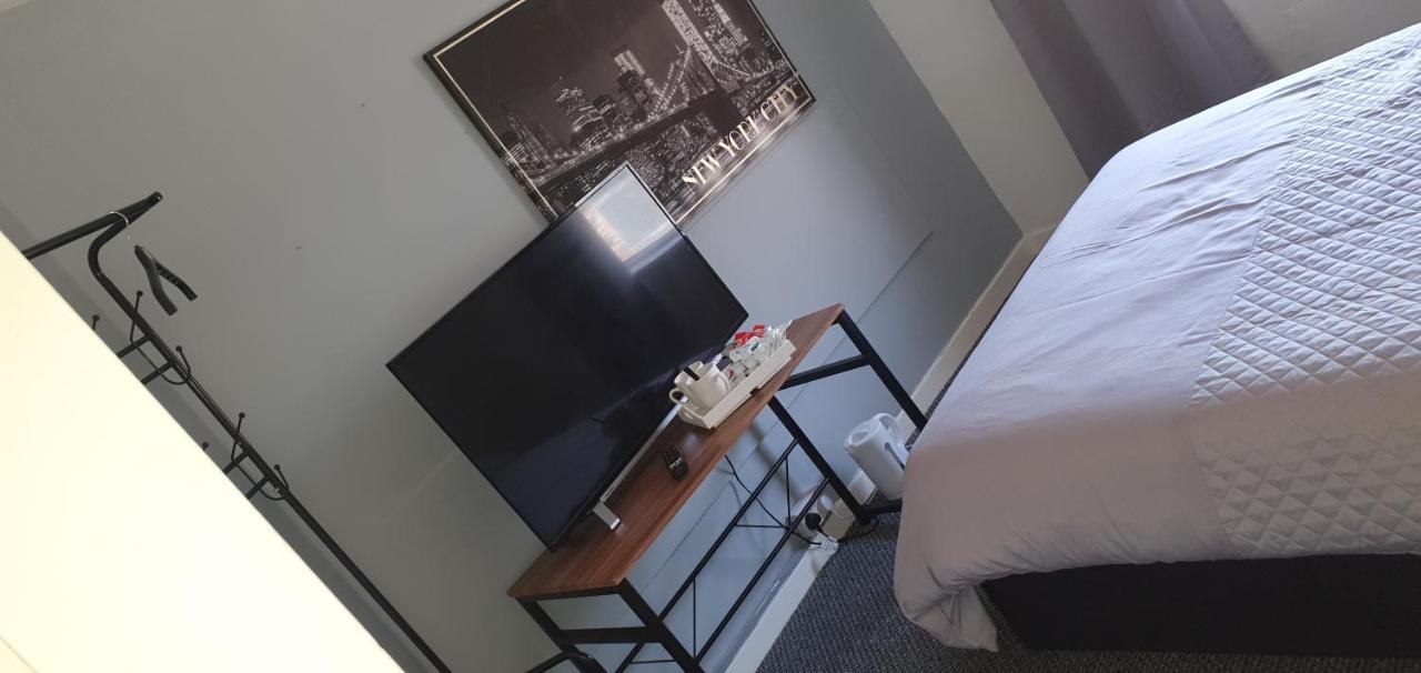Red Lion Hotel Tredegar Екстериор снимка