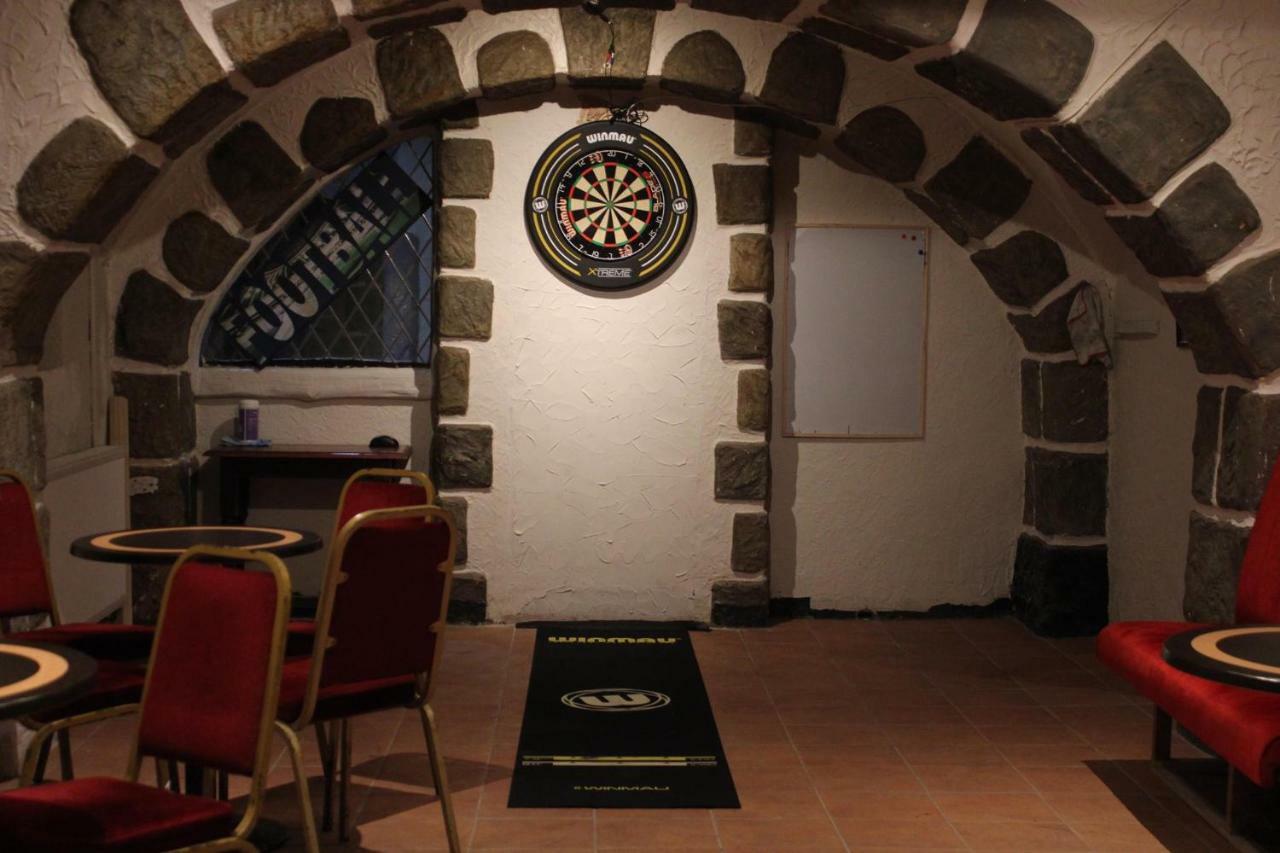 Red Lion Hotel Tredegar Екстериор снимка