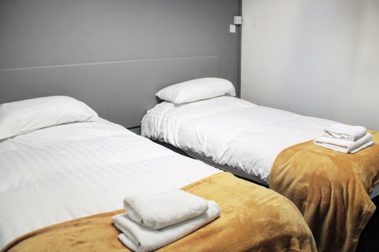 Red Lion Hotel Tredegar Екстериор снимка