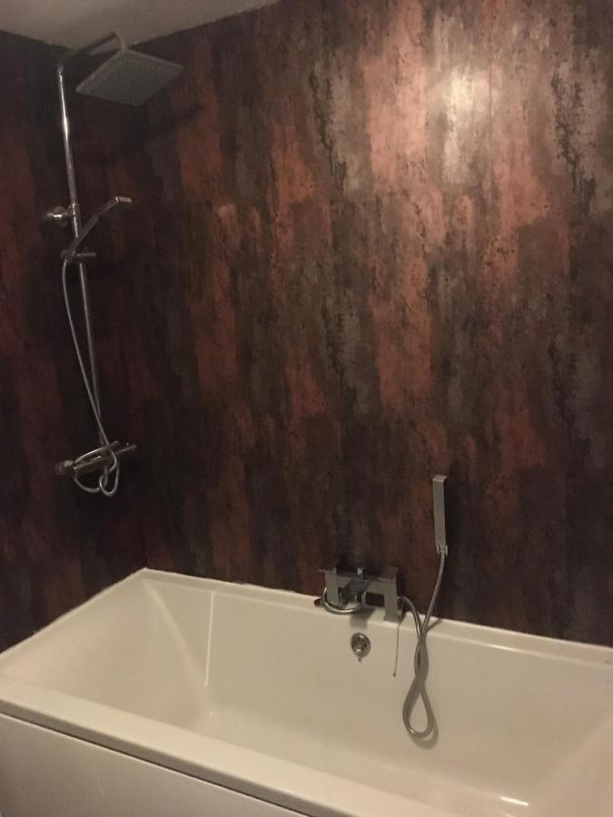 Red Lion Hotel Tredegar Екстериор снимка